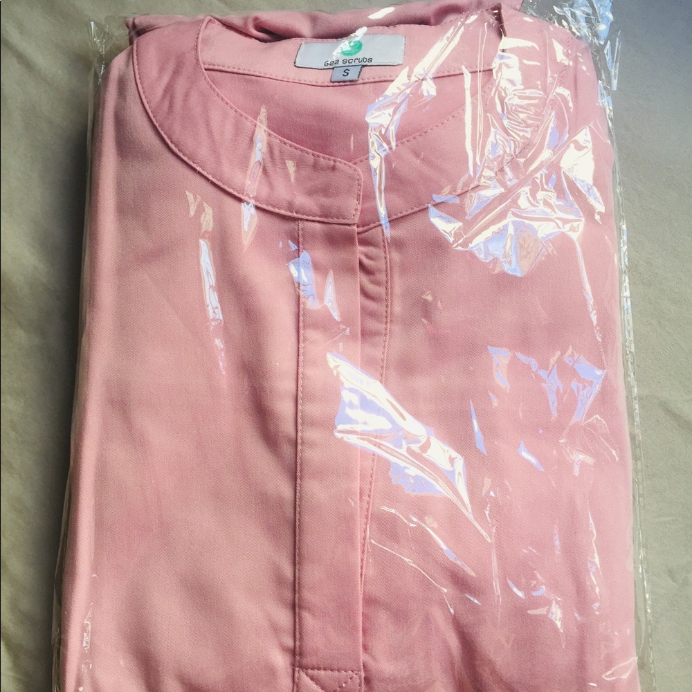Medical scrubs sets